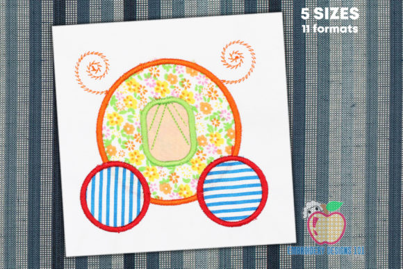 A Red and Green Carriage Applique for Cozy Handmade Gifts